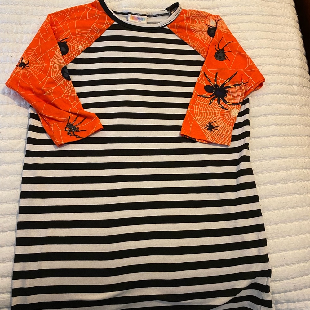Halloween LulaRoe Sloan 3/4 length T. Size 12. Super cute for the spooky season
